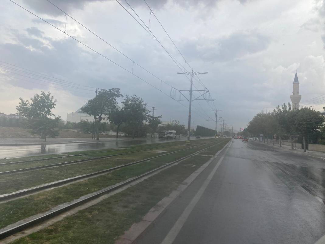 Konya’nın merkezine beklenen yağış düştü 2